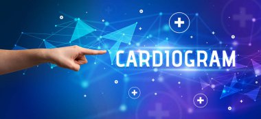 Kesilmiş elin CARDIOGRAM yazıtlarına yakın plan, tıbbi konsept