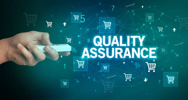 Handhalterung Drahtlose Peripherie Mit Quality Assurance Aufschrift Online Shopping Konzept — Stockfoto