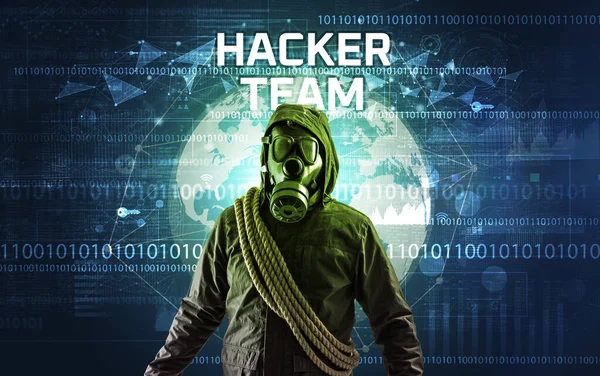 ハッカーチームの碑文 コンピュータセキュリティの概念を扱う顔のないハッカー — ストック写真