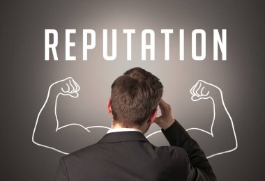 REPUTATION yazıtları, güçlü iş konsepti olan bir işadamının arka görünümü