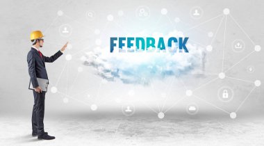 FEEDback yazısıyla sosyal medya kavramı üzerinde çalışan mühendis