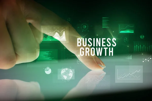 Dotykový Tablet Grafy Nápisem Business Growth Obchodní Koncept — Stock fotografie
