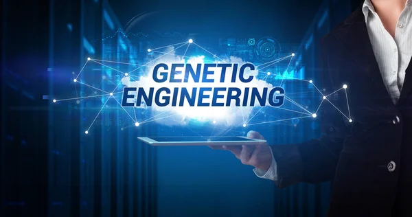 Mladý Podnikatel Pracující Tabletu Ukazuje Nápis Genetic Engineering — Stock fotografie