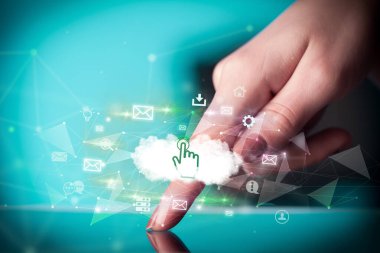 Dokunmatik kullanıcı arayüzü simgeleriyle bir dokunmatik ekranın yakın plan görüntüsü, modern teknoloji kavramı