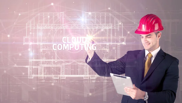 Przystojny Architekt Rysunkiem Kasku Cloud Computing Nowa Koncepcja Technologii — Zdjęcie stockowe