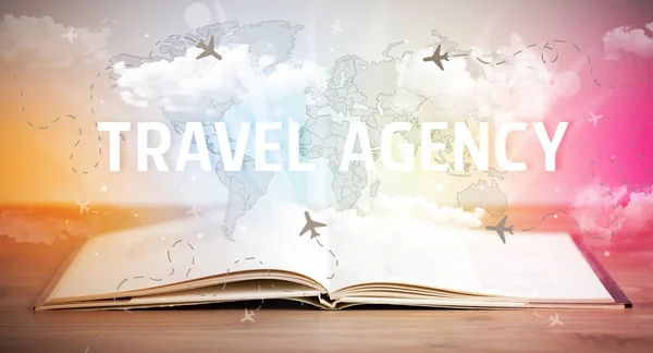 Open Boek Met Travel Agency Inscriptie Vakantie Concept — Stockfoto