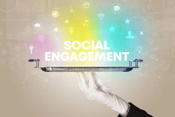 Cameriere Servizio Del Social Networking Con Iscrizione Social Engagement Concetto — Foto Stock