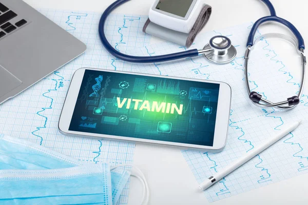 Tablet Και Ιατρικά Πράγματα Επιγραφή Vitamin Έννοια Πρόληψης — Φωτογραφία Αρχείου