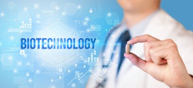 Doktor BIOTECHNOLOGY yazıtlı bir hap veriyor, yeni teknoloji çözüm konsepti