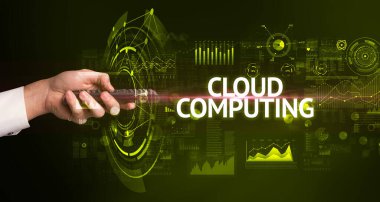 El ele tutuşan kablosuz çevre ile CLOUD tamamlayıcı yazıt, modern teknoloji kavramı