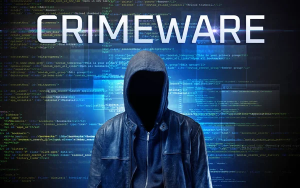 Gesichtsloser Hacker Mit Crimeware Aufschrift Auf Binärem Code Hintergrund — Stockfoto