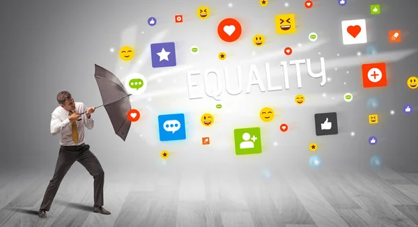 Характерний Бізнесмен Захищає Парасолькою Напису Сайті Equality Концепцію Соціальних Мереж — стокове фото