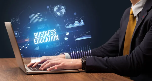 Geschäftsmann Arbeitet Laptop Mit Aufschrift Business Education Neues Geschäftskonzept — Stockfoto