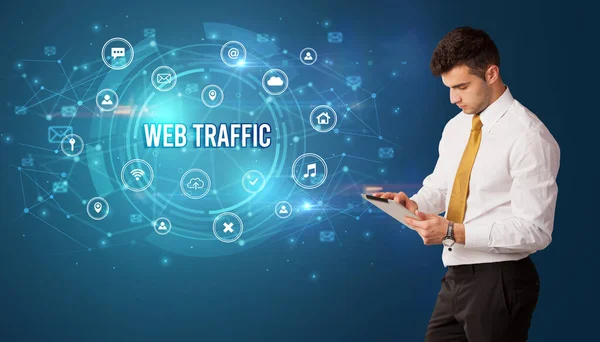 Biznesmen Myślący Przed Ikonami Technologii Napisem Web Traffic Koncepcja Nowoczesnej — Zdjęcie stockowe