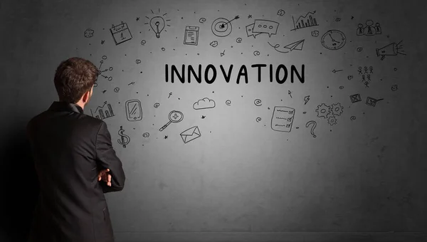 Бізнесмен Малює Скетч Творчої Ідеї Написом Innovation Концепцією Бізнес Стратегії — стокове фото