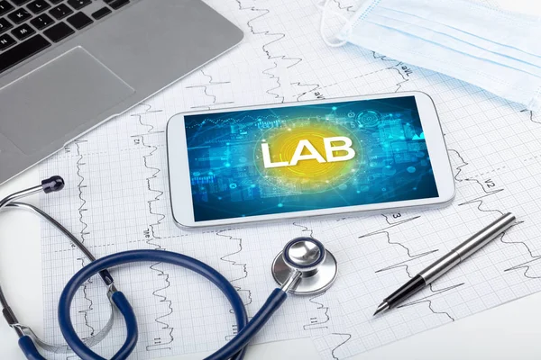 Lab 약어와 태블릿 — 스톡 사진