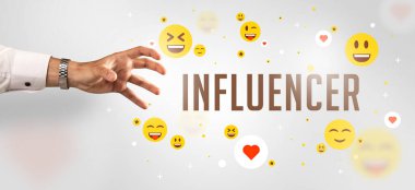 INFLUENCER yazıtlarına, sosyal medya kavramına yakın çekim