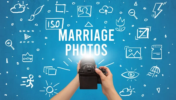 Fotografía Tomada Mano Con Cámara Digital Inscripción Marriage Photos Concepto —  Fotos de Stock
