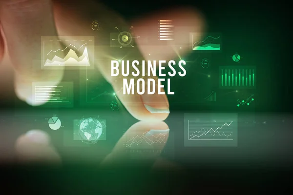 Palec Dotykając Tablet Wykresów Business Model Napis Koncepcja Biznesowa — Zdjęcie stockowe