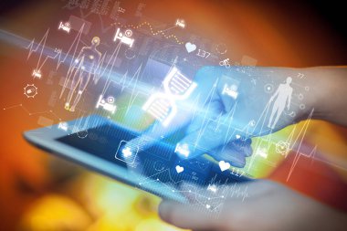 DNA ikonlarının olduğu dokunmatik ekranın yakın çekimi, modern sağlık hizmeti kavramı