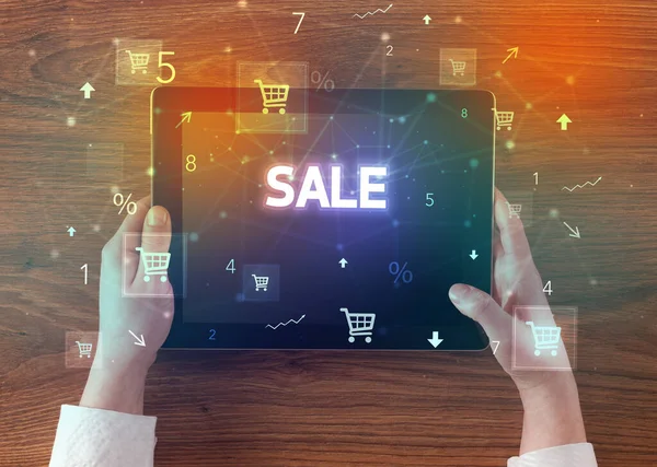 Κοντινό Πλάνο Ενός Tablet Χειρός Επιγραφή Πωληση Έννοια Online Ψώνια — Φωτογραφία Αρχείου