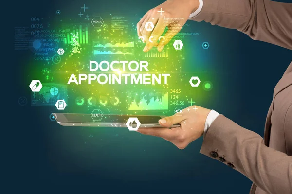 Detailní Záběr Dotykového Displeje Nápisem Doctor Appointment Lékařský Koncept — Stock fotografie
