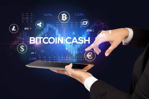 Nahaufnahme Eines Touchscreens Mit Bitcoin Cash Aufschrift Geschäftschancen Konzept — Stockfoto