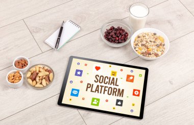 SOCIAL PLATFORM yazıtlı sağlıklı tablet Pc bileşimi, Sosyal ağ kavramı