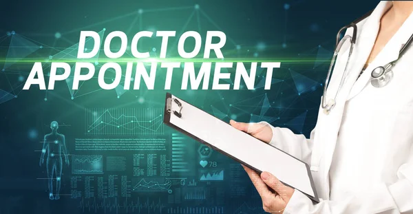 Arzt Schreibt Notizen Auf Klemmbrett Mit Doktor Appointment Beschriftung Medizinisches — Stockfoto