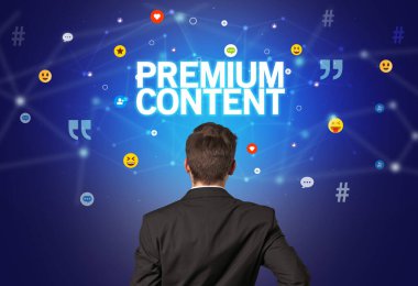 Premium Contenption, sosyal ağ kavramına sahip bir işadamının arka görüşü