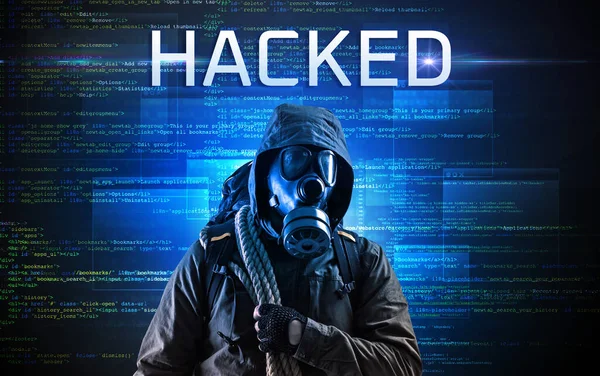 Kili Kod Arka Planında Hacked Yazısına Sahip Yüzsüz Hacker — Stok fotoğraf