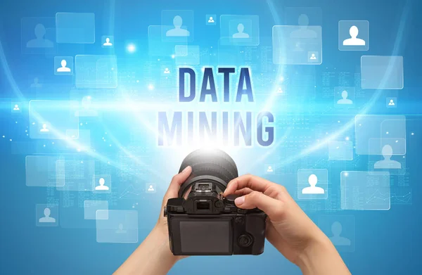 Close Van Handcamera Met Data Mining Inscriptie Videobewakingsconcept — Stockfoto