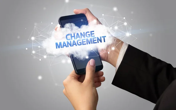 Vrouwelijke Hand Aanraken Smartphone Met Change Management Inscriptie Cloud Business — Stockfoto