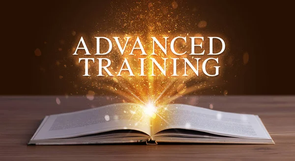 Advanced Training Inskription Som Kommer Från Öppen Bok Pedagogiskt Koncept — Stockfoto