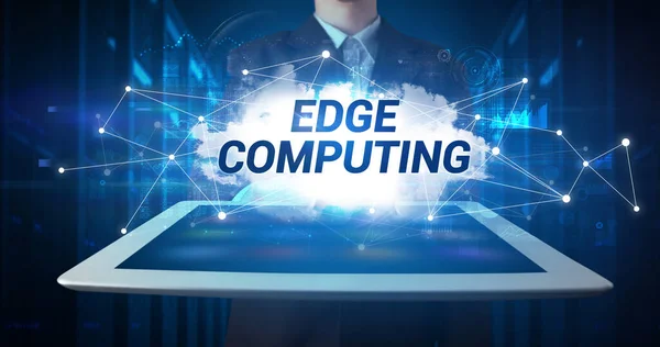Молодой Бизнесмен Работает Над Планшетом Показывает Надпись Edge Computing — стоковое фото
