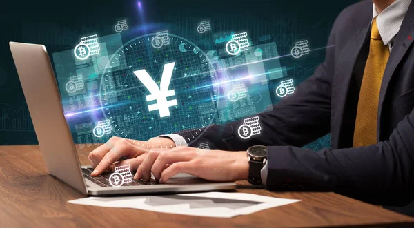 Деловая Рука Работающая Фондовом Рынке Иконками Йены Выходящими Экрана Ноутбука — стоковое фото