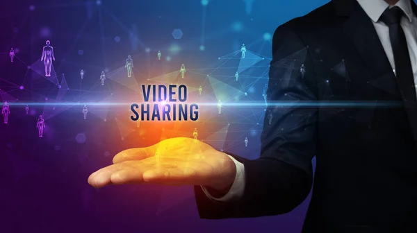 Elegante Mano Sosteniendo Video Compartir Inscripción Concepto Redes Sociales —  Fotos de Stock