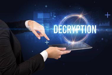 DECRYPTION yazıtlı bir dokunmatik ekran, yeni teknoloji konsepti