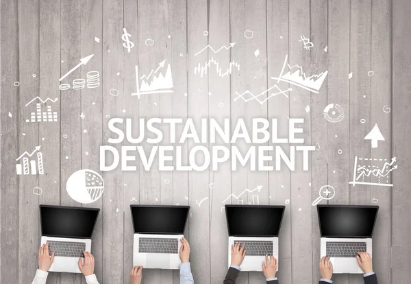 Grupp Upptagna Personer Som Arbetar Ett Kontor Med Hållbar Utveckling — Stockfoto