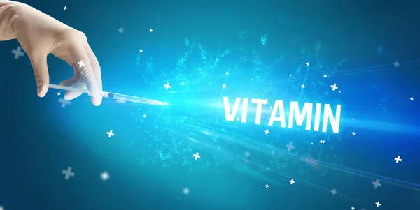 Strzykawka Zastrzyk Medyczny Dłoni Napisem Vitamin Koncepcja Antidotum Medycznego — Zdjęcie stockowe