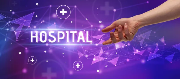 Close Van Bijgesneden Hand Wijzend Naar Hospital Inscriptie Medisch Concept — Stockfoto