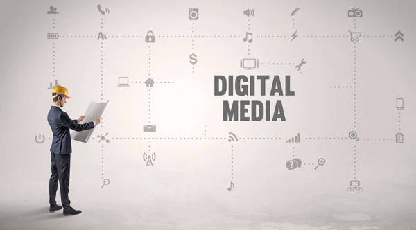 Ingenjör Som Arbetar Plattform För Sociala Medier Med Digital Media — Stockfoto