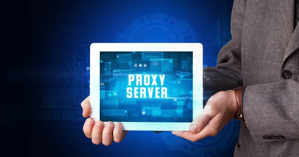 Jovem Empresário Trabalhando Tablet Mostra Sinal Digital Proxy Server — Fotografia de Stock