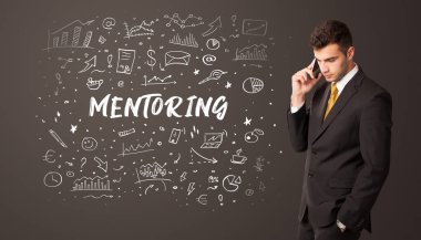 MENTORING yazıtları, iş eğitimi kavramı ile düşünen işadamı