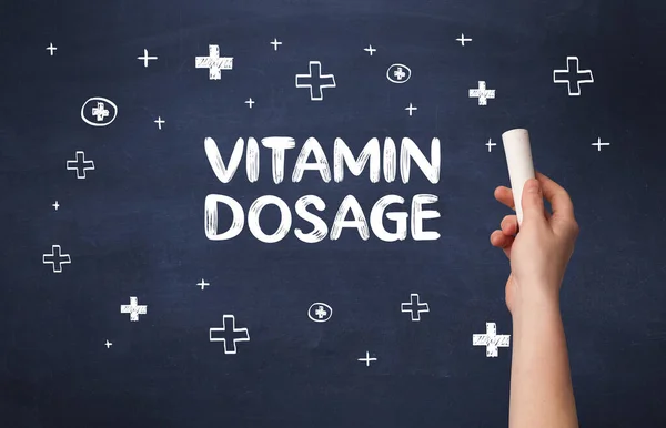 Handtekening Vitamin Dosage Inscriptie Met Wit Krijt Schoolbord Medisch Concept — Stockfoto