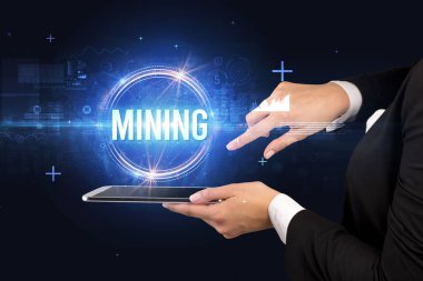 MINING yazıtları ve yeni teknoloji konseptiyle bir dokunmatik ekran yakın plan