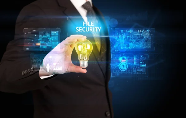 Geschäftsmann Mit Glühbirne Mit File Security Aufschrift Online Sicherheitskonzept — Stockfoto