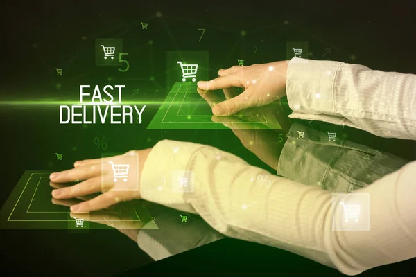 Onlineshoppning Med Fast Delivery Inskriptionskoncept Med Varukorg Ikoner — Stockfoto