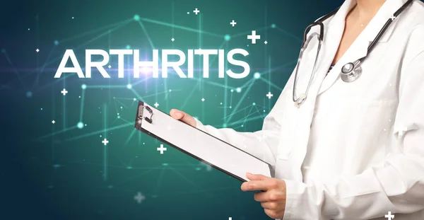 Orvos Kitölti Orvosi Dokumentációt Arthritis Felirattal Orvosi Koncepcióval — Stock Fotó