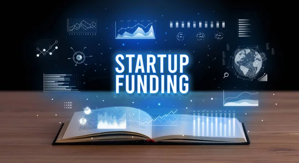 Startup Funding Felirat Jön Egy Nyitott Könyv Kreatív Üzleti Koncepció — Stock Fotó